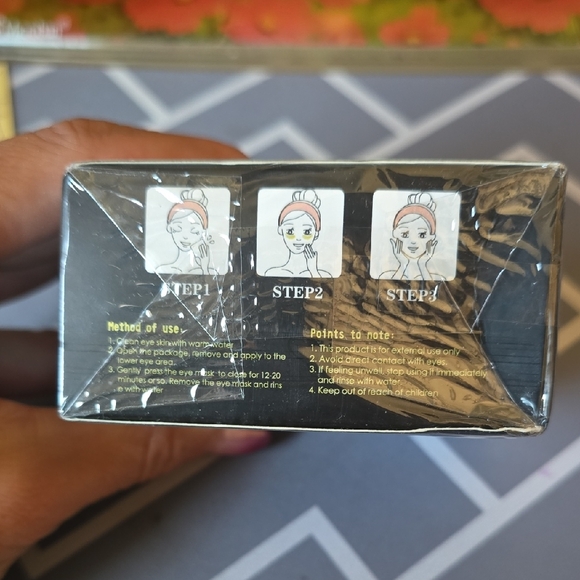 Gold Eye Patches Mask New In Packaging - Picture 3 of 3
